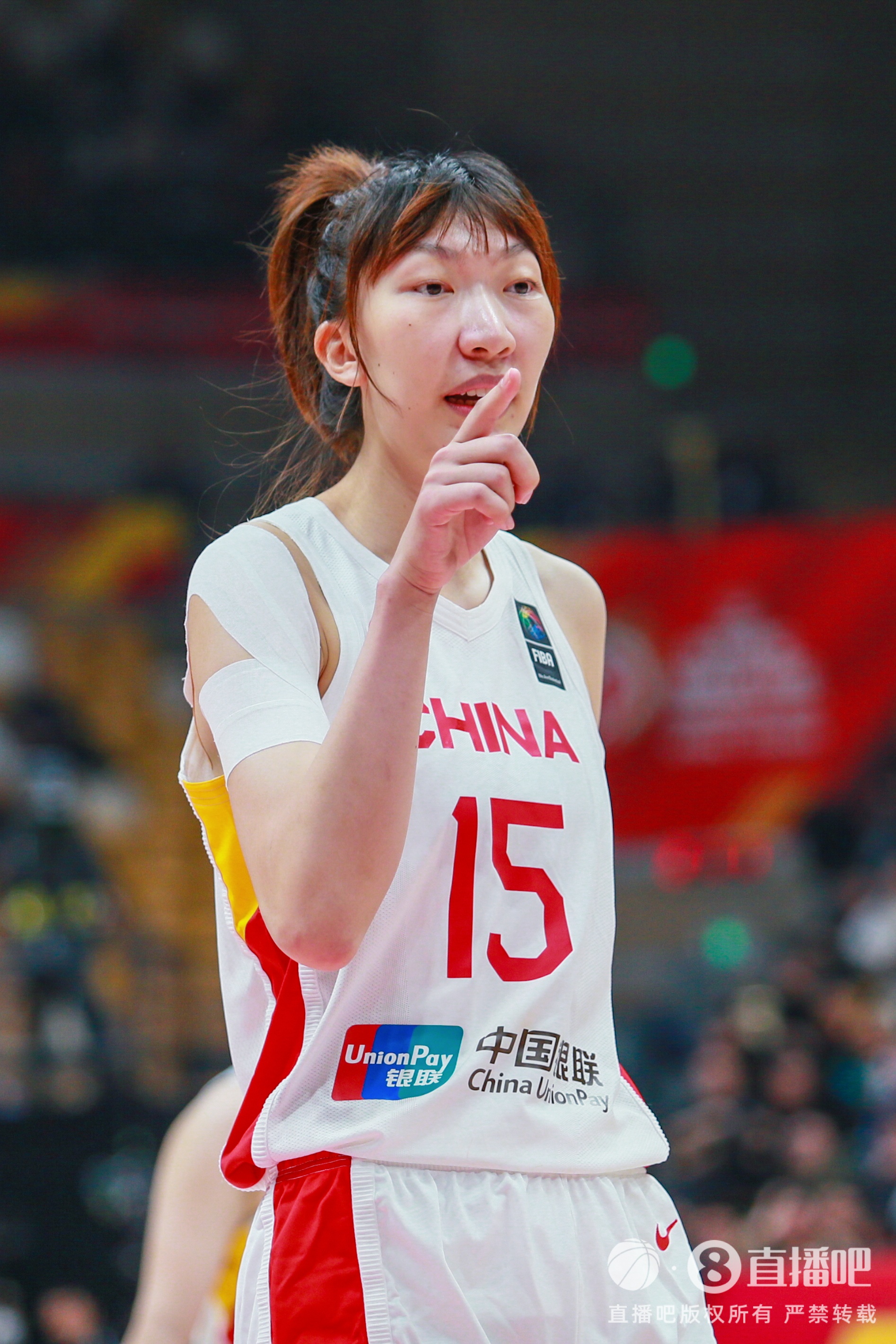 穩(wěn)定發(fā)揮！韓旭半場6中3拿到8分6籃板2蓋帽
