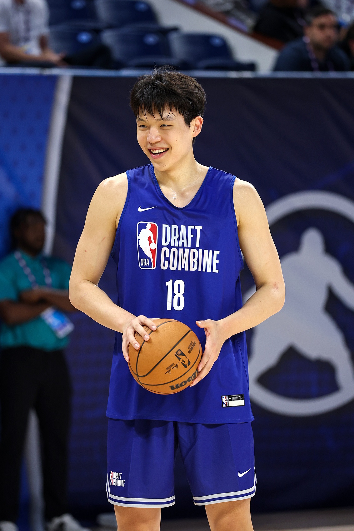 青島日?qǐng)?bào)：無緣NBA選秀“小綠屋”意料之中，楊瀚森簽位基本確定