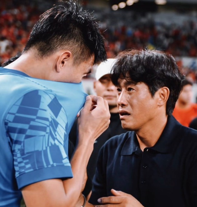 楊一鳴重返鳳凰山落淚：既是兄弟也是對手，既是重逢也是告別
