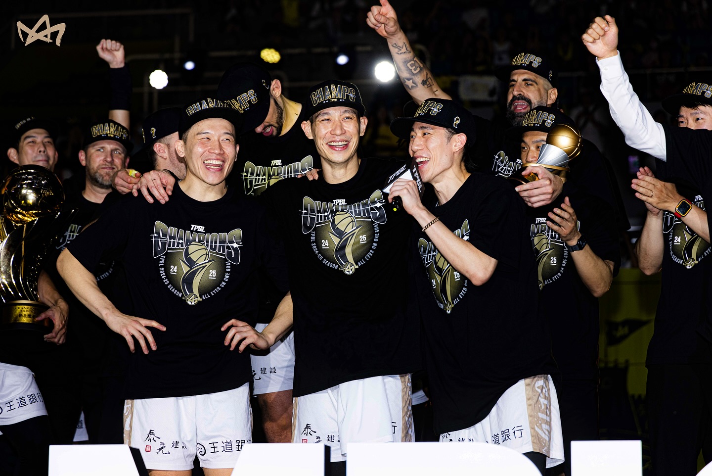 林書豪更新社媒：我們是冠軍！Back to back??！一切付出都值得