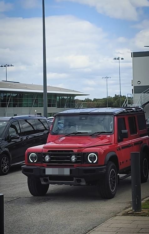紅魔球迷吐槽塞斯科紅色吉普車：希望他球踢得比選車的品味好