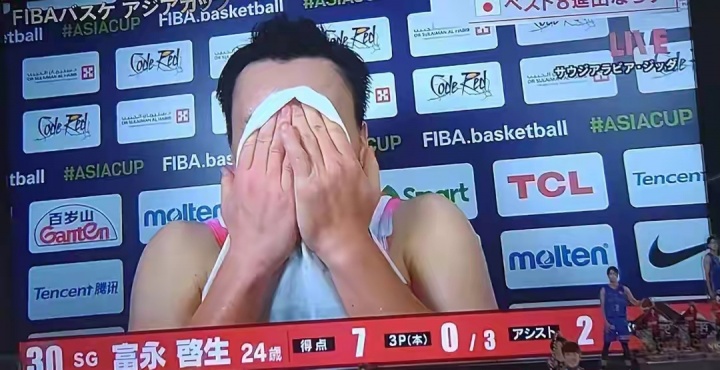 亞洲杯宣稱目標(biāo)奪冠！日本慘敗黎巴嫩無緣8強(qiáng) 富永啟生賽后哭了