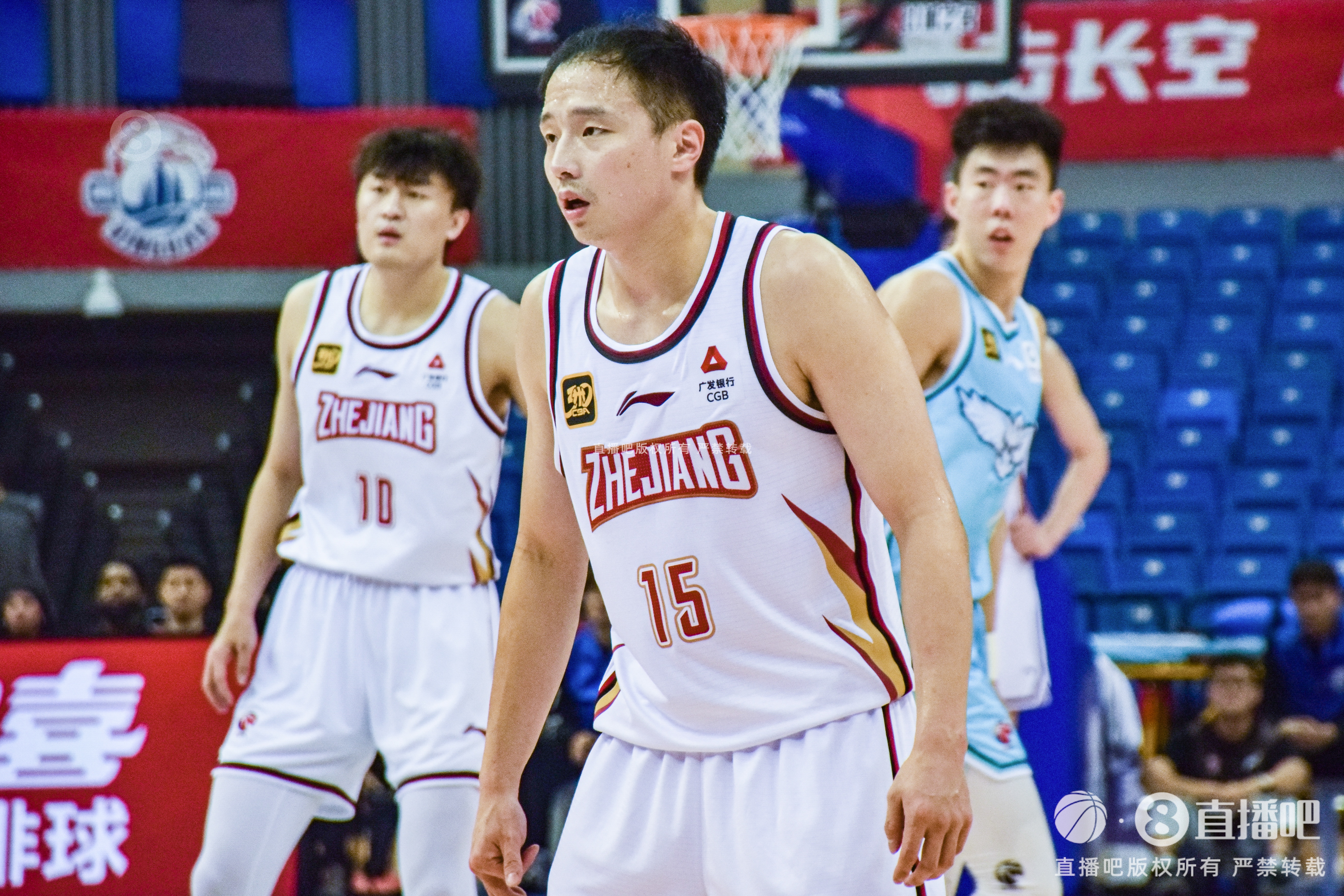 王奕博：去青島更多的不是因?yàn)楹贤?我首先想的是能上場打球
